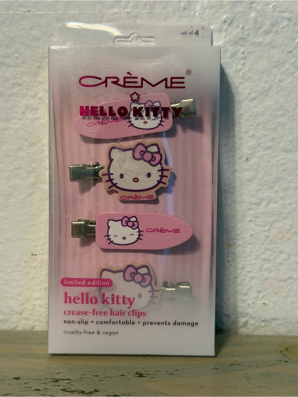 Crème Hello Kitty Pink Crease-Free Hair Clips - Set of 4